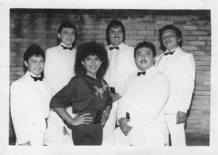 GRUPO MONACO ACTUANDO EN EL CLUB DE LEONES DE TICUL, YUC.